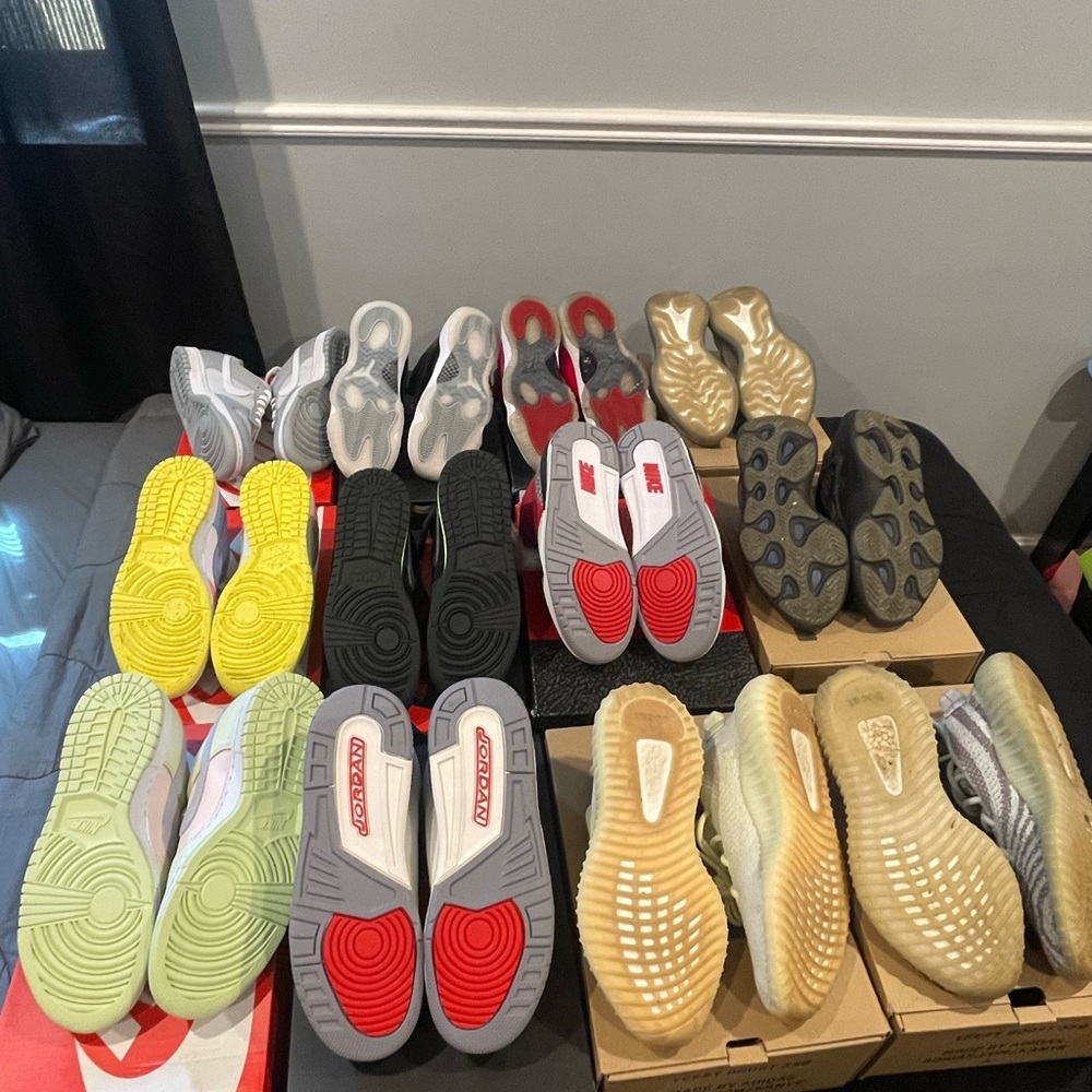 Jordan & yeezy - Picture 3 of 15